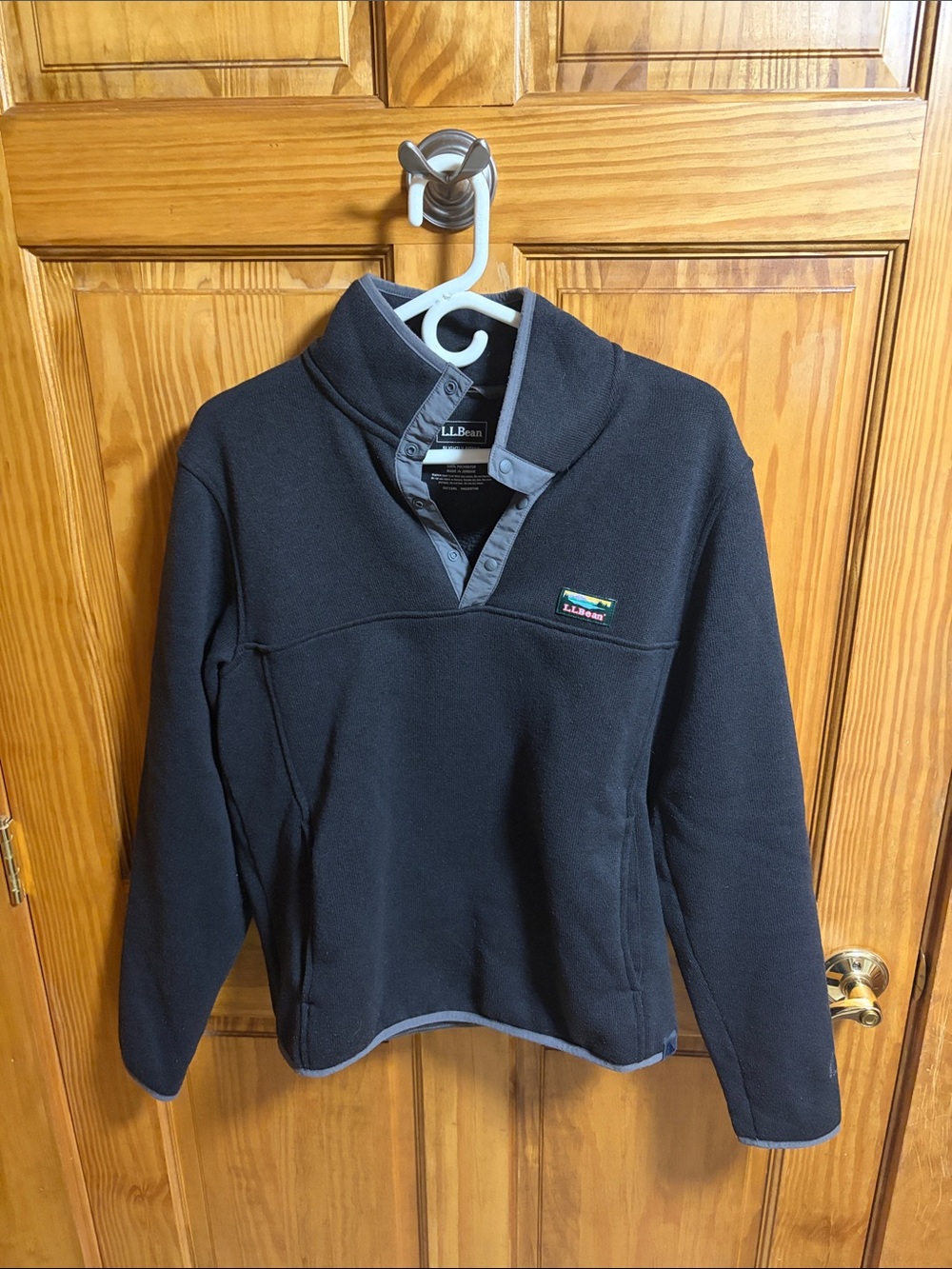 L.L. Bean Black Snap-Placket Fleece Pullover W/Grey Outlines